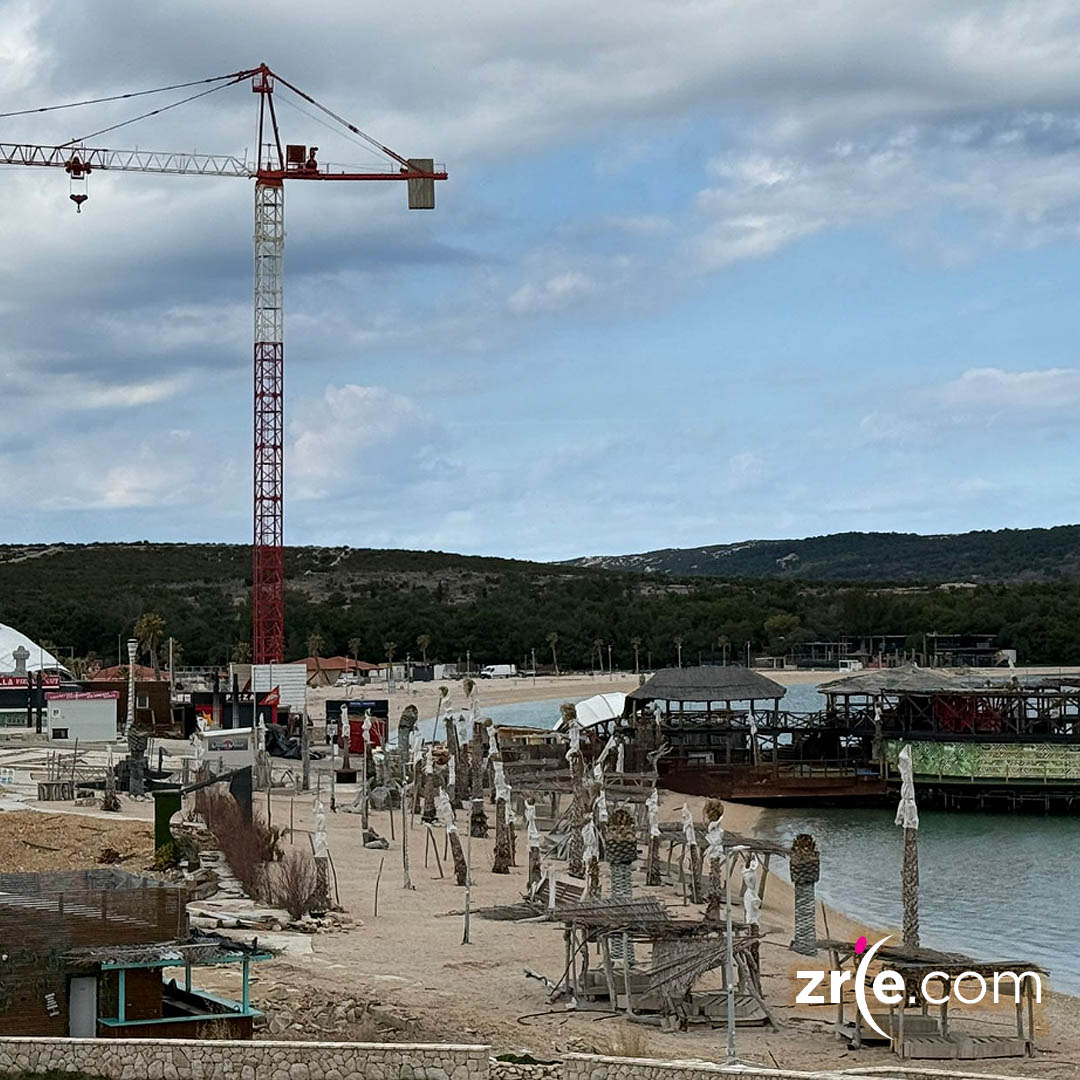 Noa Beach Club demolisihing photo 3