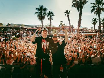 Two performers in front of a packed beach crowd – Czech-Slovak Zrće Festival, Zrće Beach