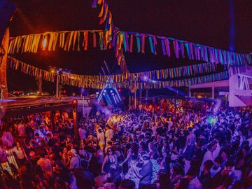 Laser and light show over the night crowd – Nomad Beach Club, Zrce Beach