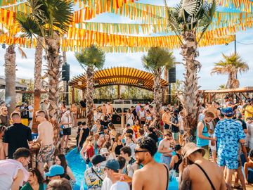 Pool party under colourful flags – Papaya Club, Zrće Beach